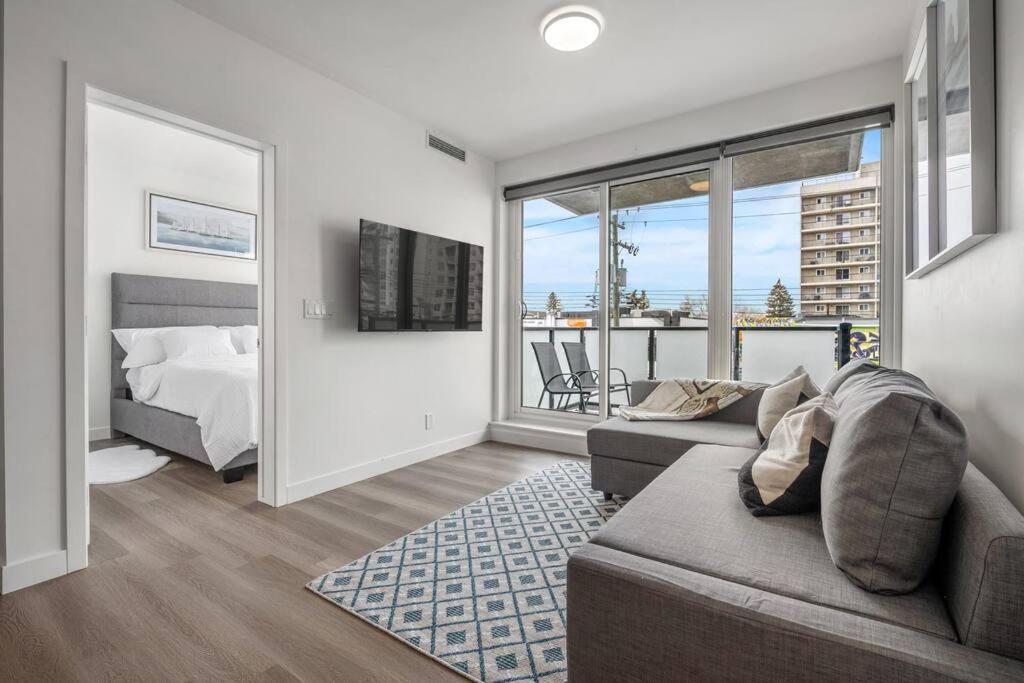 Chic 1Br Kensington Unit W/Parking Apartment Calgary Bagian luar foto