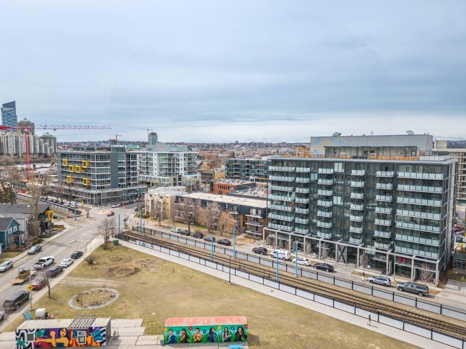 Chic 1Br Kensington Unit W/Parking Apartment Calgary Bagian luar foto