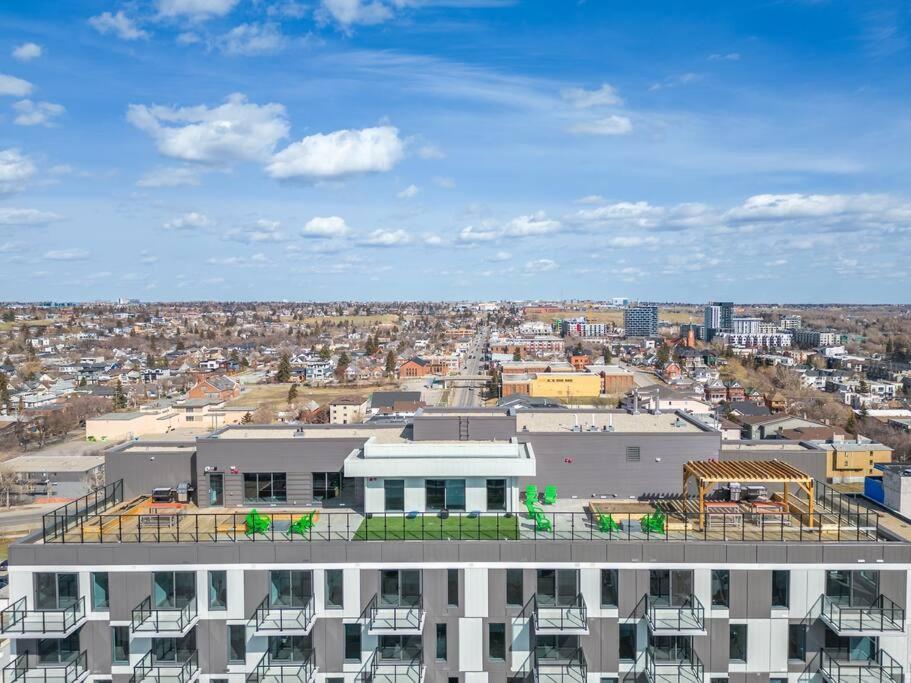 Chic 1Br Kensington Unit W/Parking Apartment Calgary Bagian luar foto