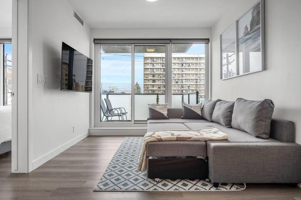 Chic 1Br Kensington Unit W/Parking Apartment Calgary Bagian luar foto