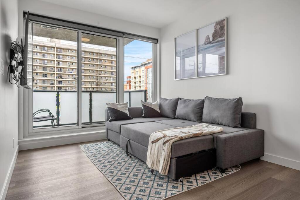 Chic 1Br Kensington Unit W/Parking Apartment Calgary Bagian luar foto