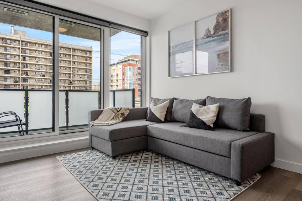 Chic 1Br Kensington Unit W/Parking Apartment Calgary Bagian luar foto