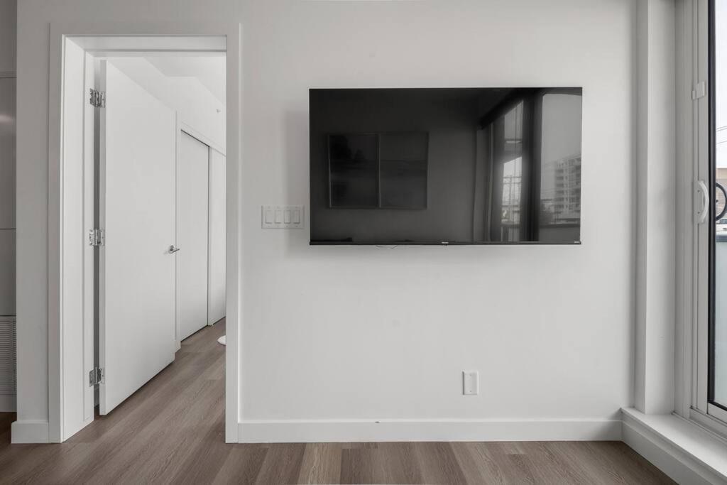 Chic 1Br Kensington Unit W/Parking Apartment Calgary Bagian luar foto